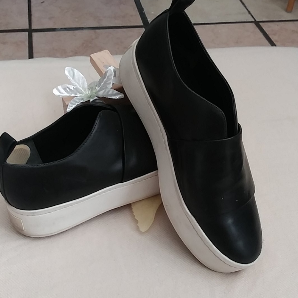Vince sneakers